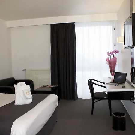 Globales Post & Wellness 3*