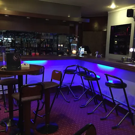 Globales Post & Wellness Hotell Herstal