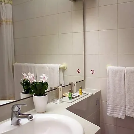 Szálloda Globales Post & Wellness Herstal