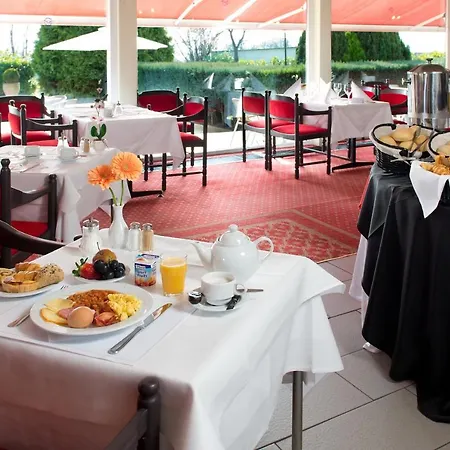 Globales Post & Wellness Hotell Herstal