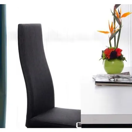 Globales Post & Wellness Hotell Herstal